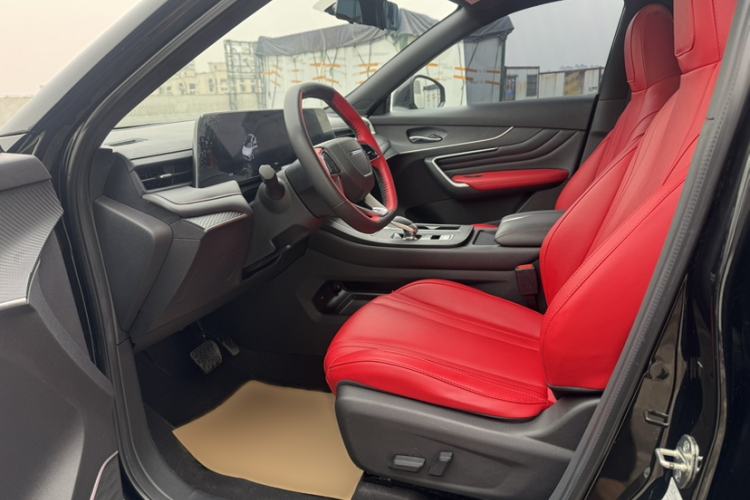 Used Venucia V 2022 260T Black Horse Edition · Idol