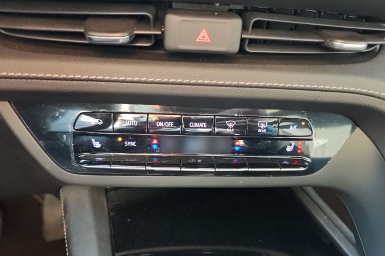 Used Buick Envision 2023 Encore Plus 652T Five-Seat All-Wheel-Drive Luxury Model