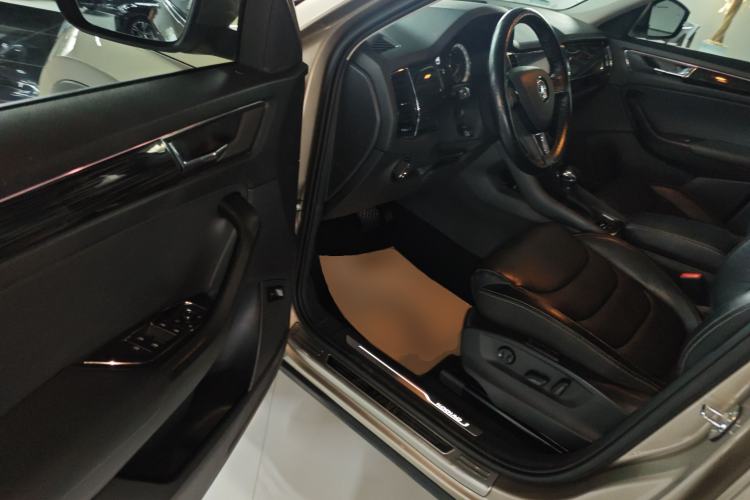 Used Skoda Kodiaq 2017 TSI380 7-Seater Four-Wheel-Drive Flagship Edition
