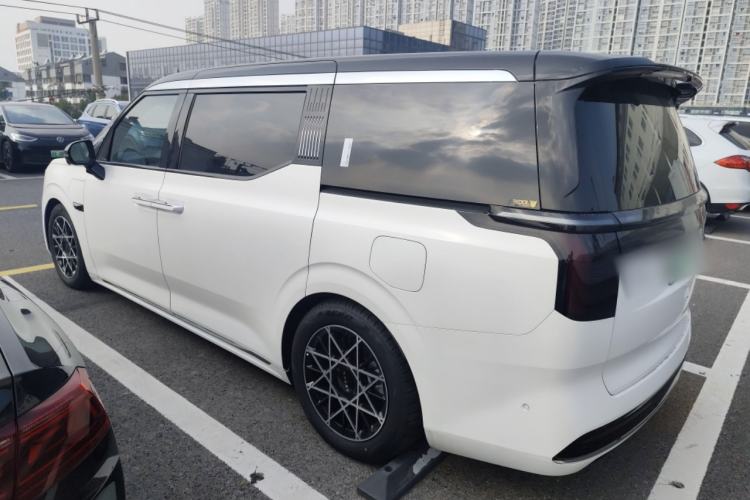 Used Zeekr 009 2024 Six-Seat Executive Version 4WD 108 kWh