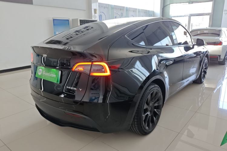 Used Tesla Model Y 2023 Rear-Wheel-Drive Version