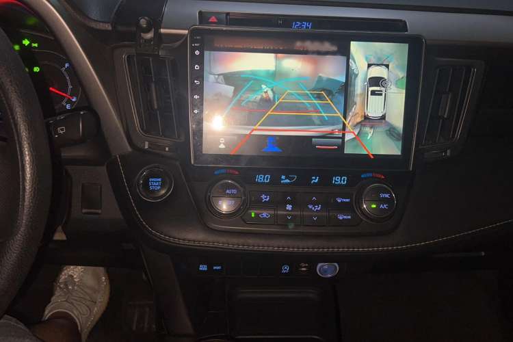 Used Toyota RAV4 2016 2.0L CVT Two-Wheel Drive Fashion Edition China V Standard
