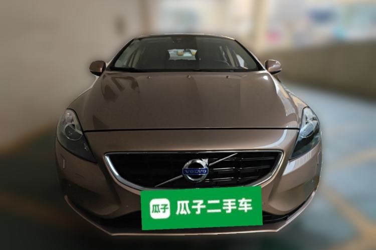 Used Volvo V40 2014 2.0T Zhiya Edition
