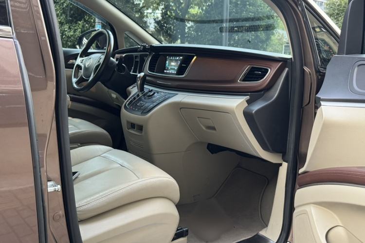 Used Buick GL8 2018 28T Luxury Model China VI Standard
