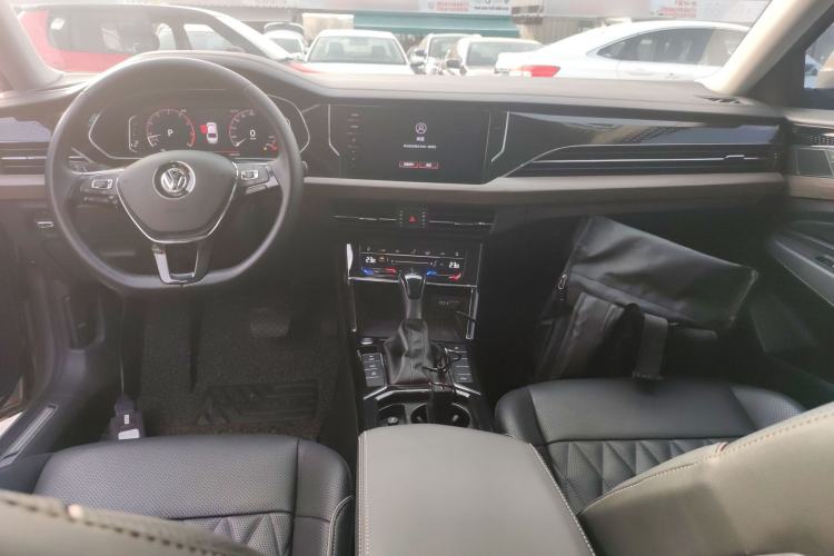 Used Volkswagen Passat 2020 330TSI Luxury Edition China VI
