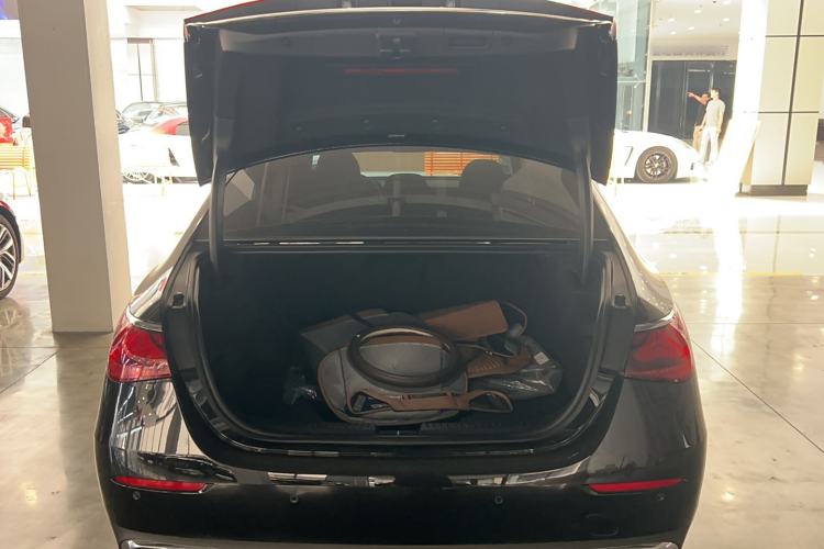 Used Mercedes-Benz E-Class 2024 Facelift E 260 L