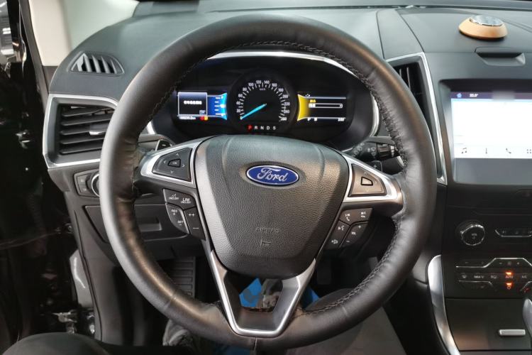 Used Ford Edge 2018 EcoBoost 245 Two-Wheel-Drive Titanium 7-Seater China VI Standard