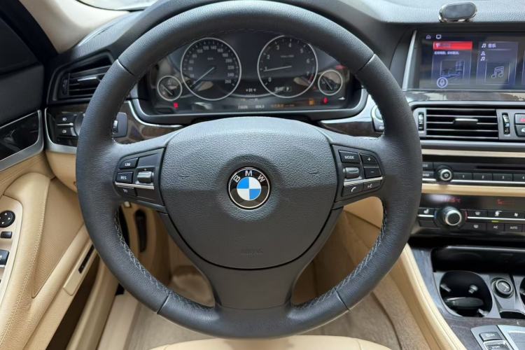 Used BMW 5 Series 2014 525Li Leading Model
