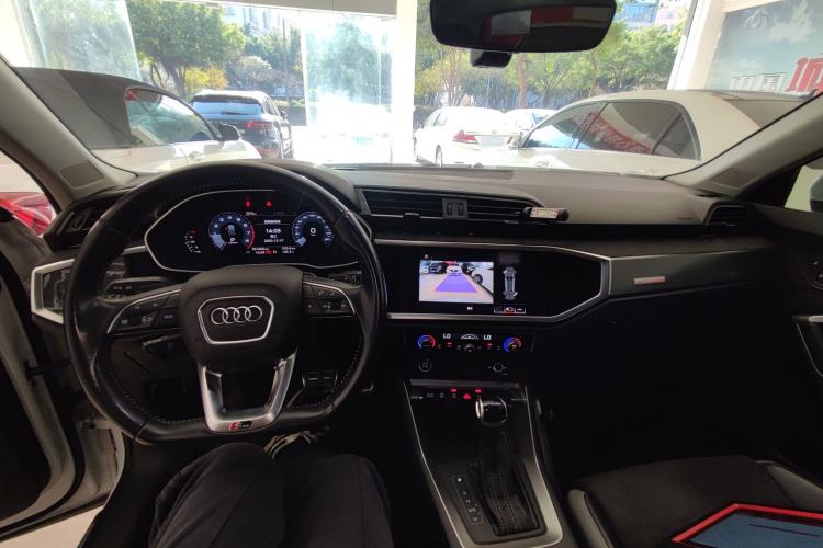 Used Audi Q3 2021 40 TFSI Fashion Dynamic Model
