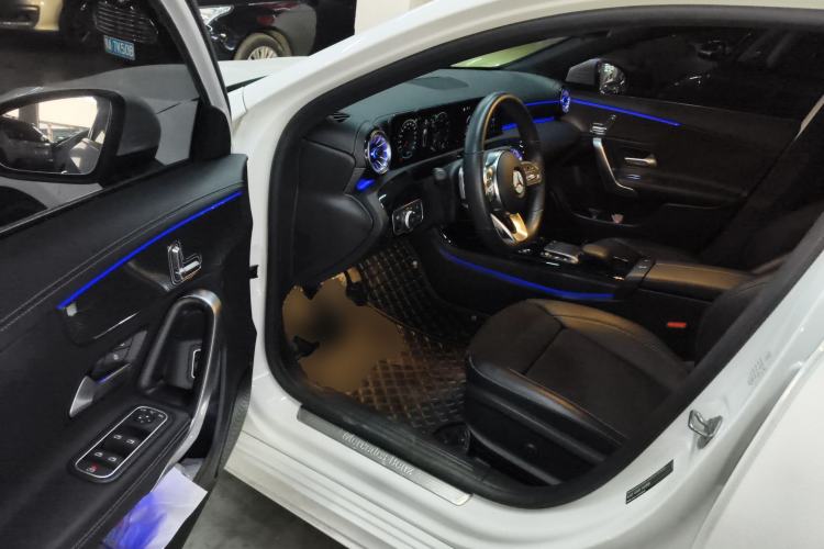 Used Mercedes-Benz A-Class 2022 Revised Version A 200 L Sport Sedan Fashionable Style