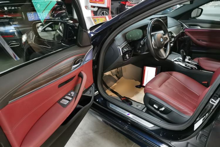 Used BMW 5 Series 2022 Second Facelift 530Li Leading Edition M Sport Package
