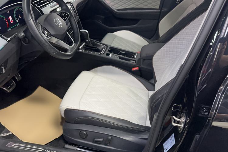 Used Volkswagen Magotan 2023 2 Million Units Commemorative Edition 330TSI DSG Luxury Version
