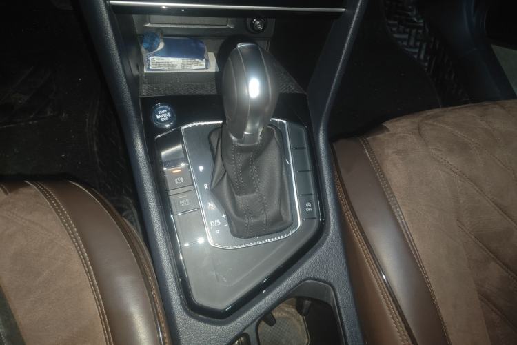 Used Volkswagen Tharu 2023 300TSI Two-Wheel-Drive Moonlight Edition
