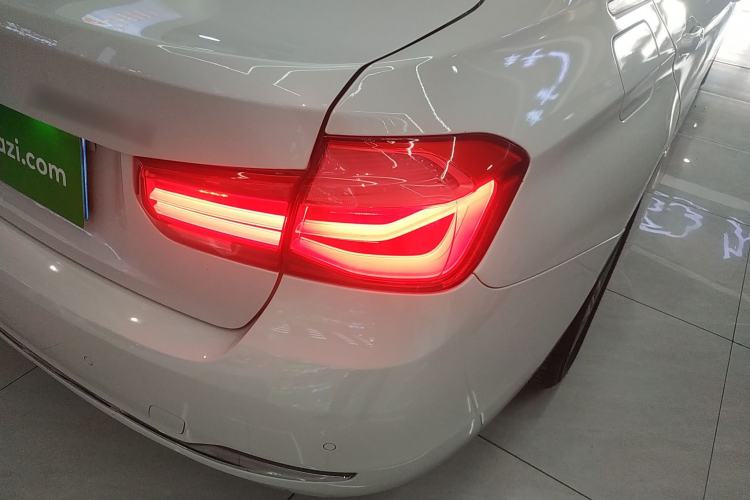 Used BMW 3 Series 2016 320Li Ambition Model
