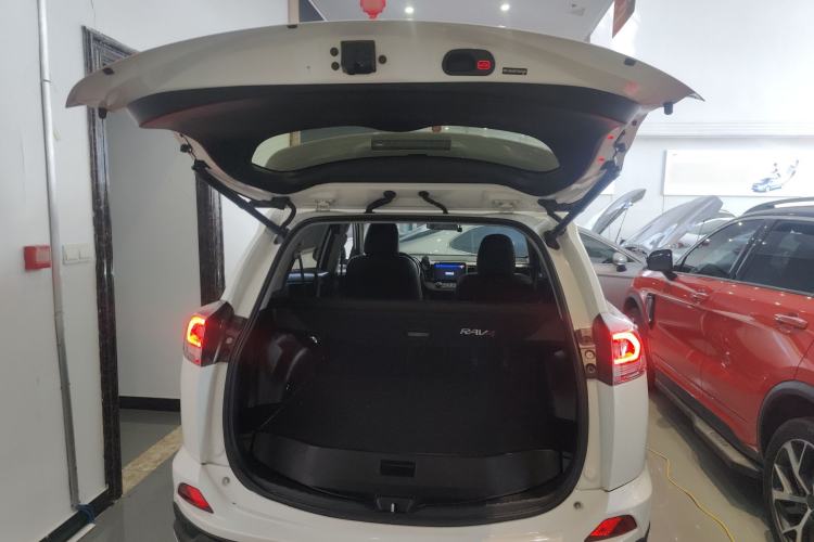 Used Toyota RAV4 2019 2.0L CVT Two-Wheel Drive Pioneer Edition China V Standard