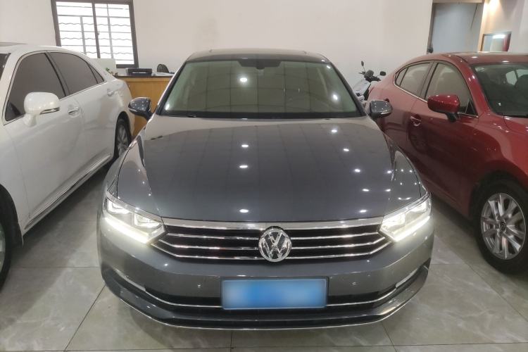 Used Volkswagen Magotan 2017 330TSI DSG Luxury Model
