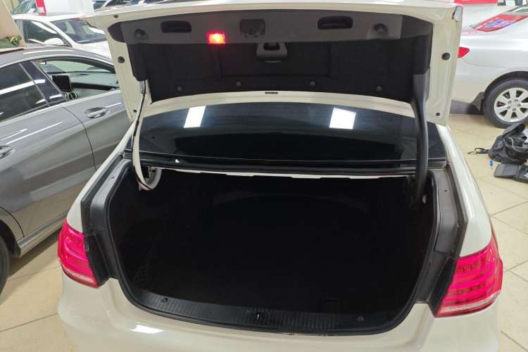 Used Mercedes-Benz E-Class 2015 E 260 L Luxury Model
