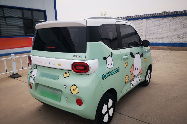 Used Wuling Hongguang MINIEV 2024 3rd Generation 215km Advanced Version
