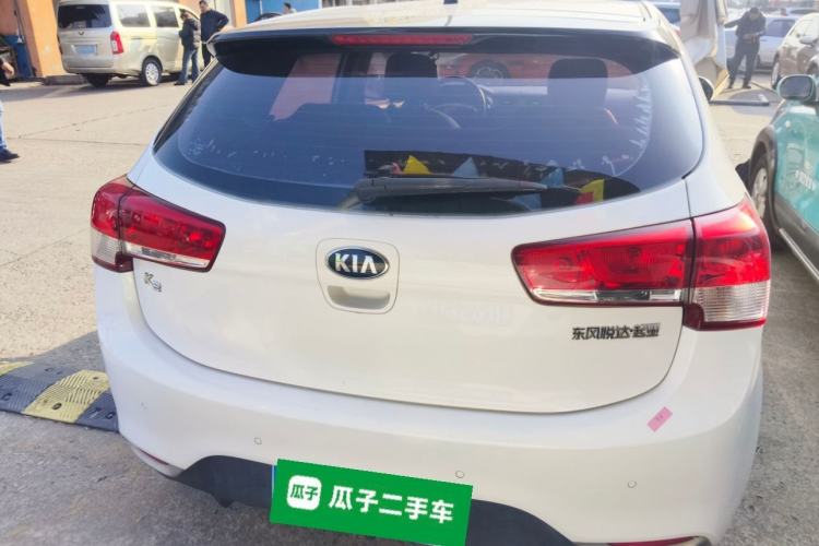 Used Kia K2 2015 Hatchback 1.4L AT GLS Cool Edition
