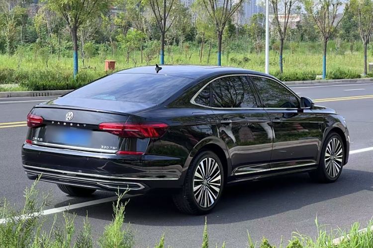 Used Volkswagen Passat 2019 330TSI Luxury Edition China VI Standard
