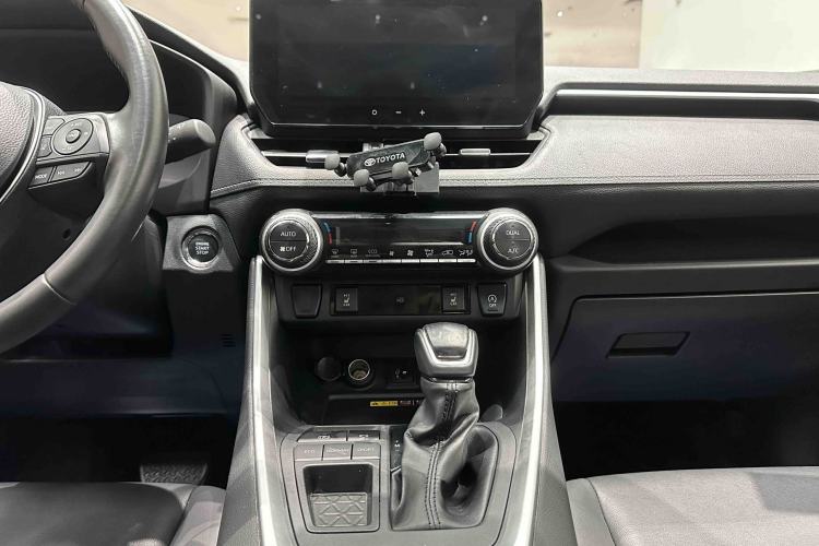 Used Toyota RAV4 2023 2.0L CVT Two-Wheel Drive Fashion Plus Edition
