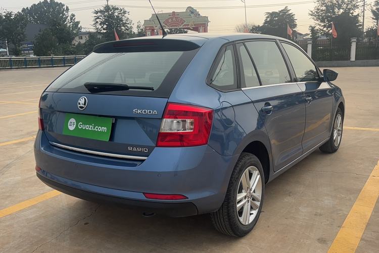 Used Skoda Rapid Spaceback 2014 1.6L Automatic Enjoyment Edition
