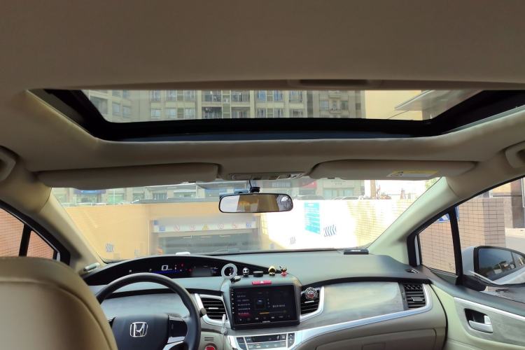 Used Honda Jade 2017 1.8L automatic Comfort version 5 seats
