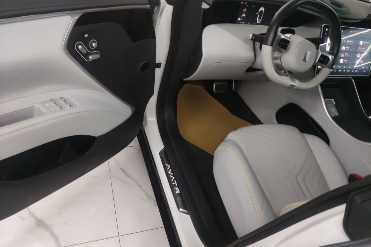 Used  11 2022 Ultra-Long Range Dual-Motor Luxury Edition 4 Seats
