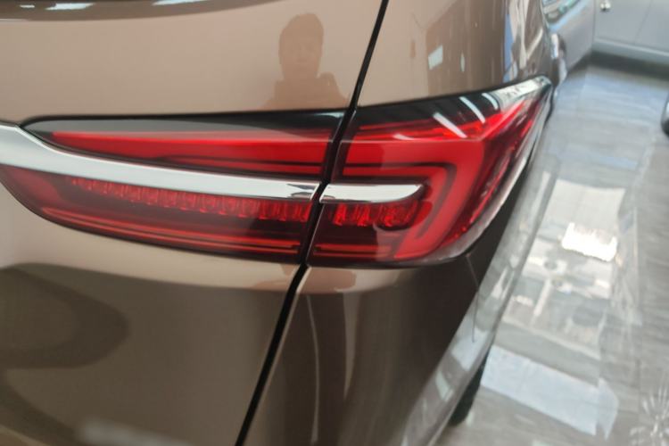 Used Buick GL8 2021 Land Cruiser Executive Class 652T Luxury Model
