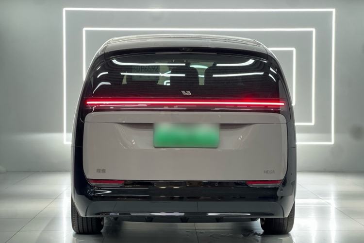 Used Li Auto MEGA 2025 Ultra Smart Refreshed Edition