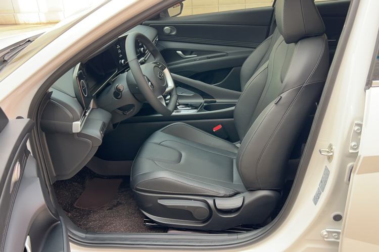 Used Hyundai Elantra 2023 1.5L CVT GLX Elite Edition
