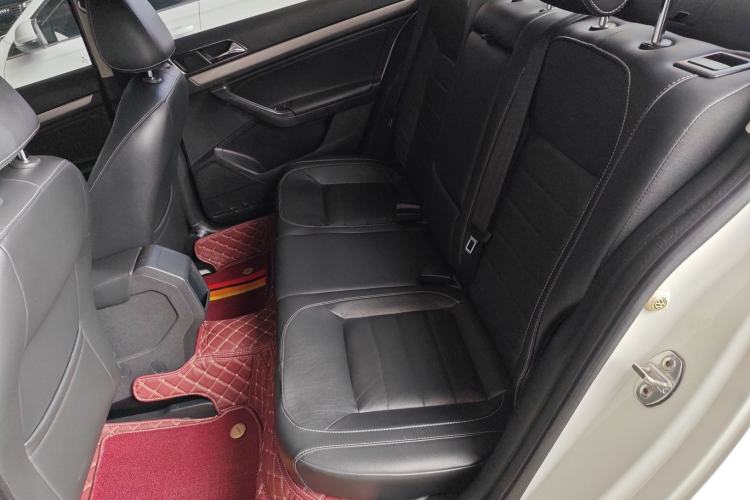 Used Volkswagen Lavida 2017 1.6L Manual Comfort Edition
