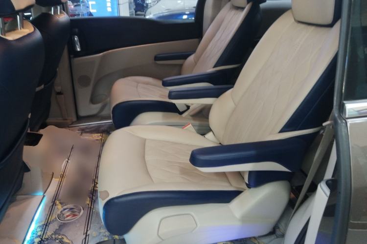 Used Buick GL8 2023 Land Executive Class Smart Enjoyment Model
