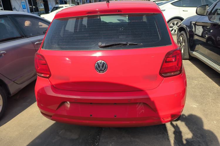 Used Volkswagen Polo 2016 1.6L Automatic Comfort Model
