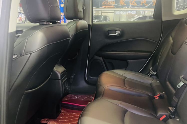 Used  Compass 2019 220T Automatic Family Edition
