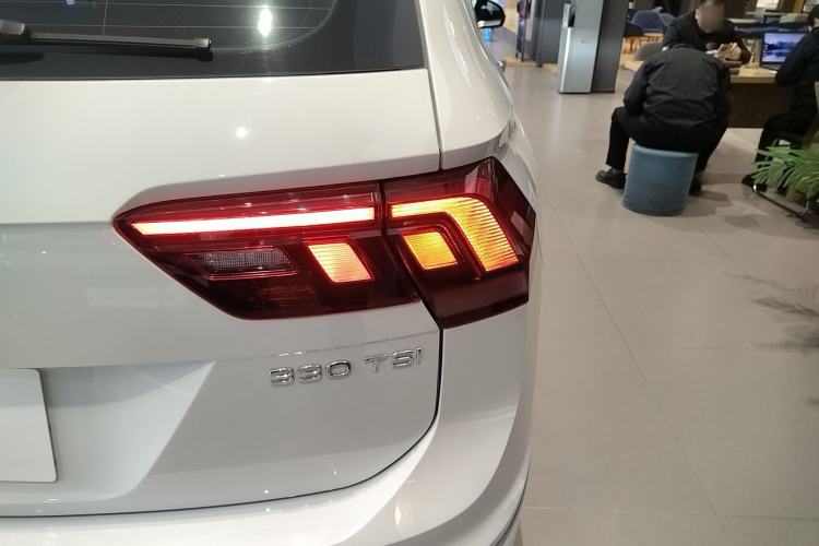 Used Volkswagen Tiguan L 2024 Outstanding Model 330TSI Automatic Two-Wheel Drive R-Line Dragon Glory Edition