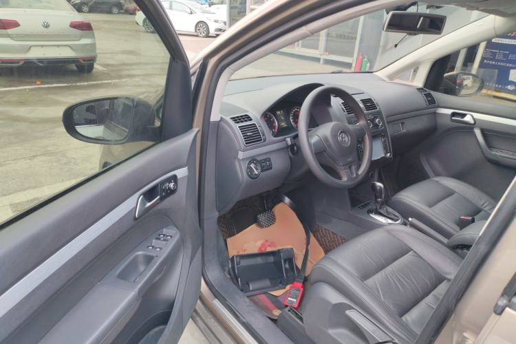 Used Volkswagen Touran 2015 1.4T DSG Comfort Edition 5 Seats
