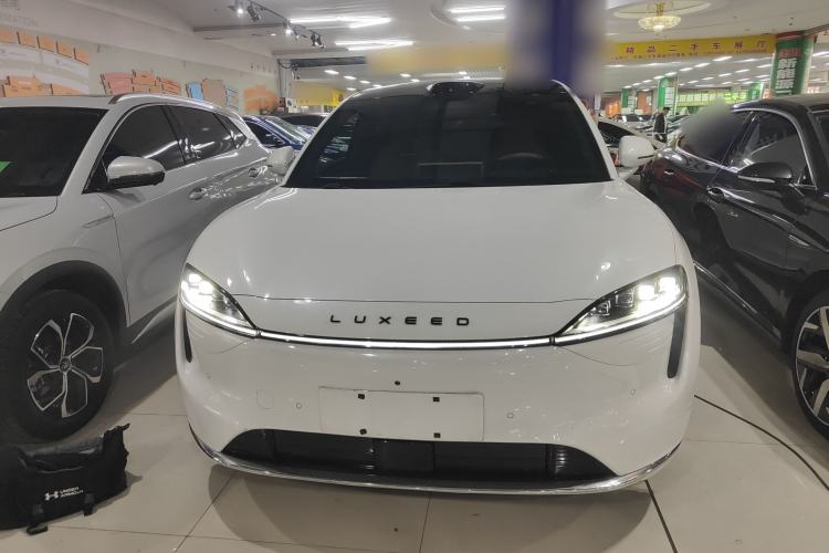 Used Hima Luxeed R7 2024 All-Electric 802 km Max
