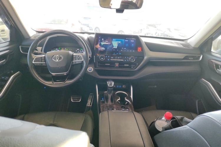 Used Toyota Highlander 2022 Dual-Engine 2.5L Two-Wheel Drive Prestige Edition 7-Seater
