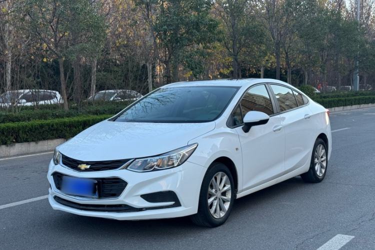 Used Chevrolet Cruze 2018 320 Automatic Pioneer Sunroof Edition
