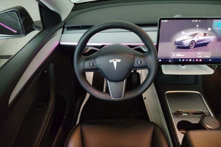 Used Tesla Model Y 2024 Long-Range All-Wheel-Drive Version