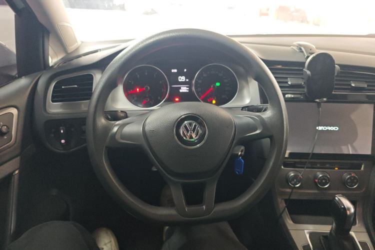 Used Volkswagen Golf 2016 1.6L Automatic Fashion Model