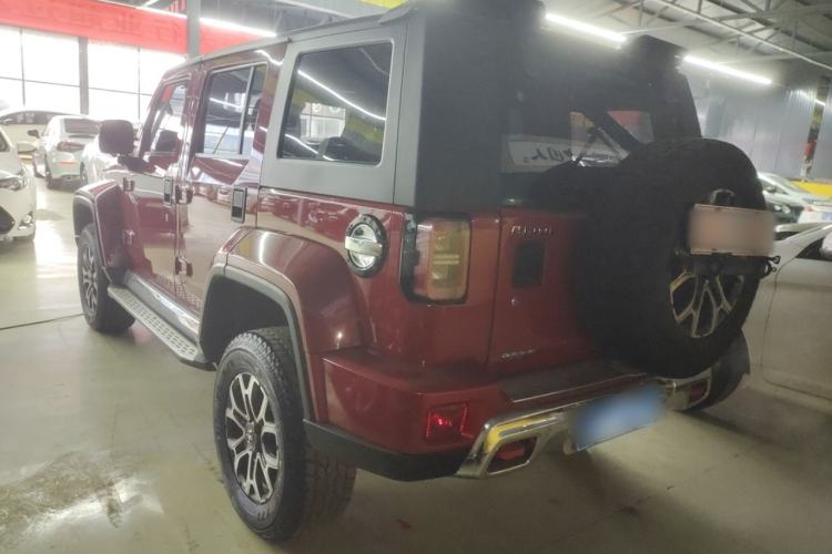 Used  BJ40 2019 2.0T Automatic Four-Wheel Drive Urban Hunter Edition Flagship Model China V Emission Standard