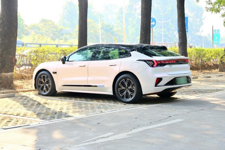 Used Zeekr 001 2025 WE Edition 100 kWh Rear-Wheel Drive