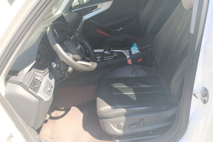 Used Audi A4L 2018 30th Anniversary Edition 40 TFSI Fashion Model
