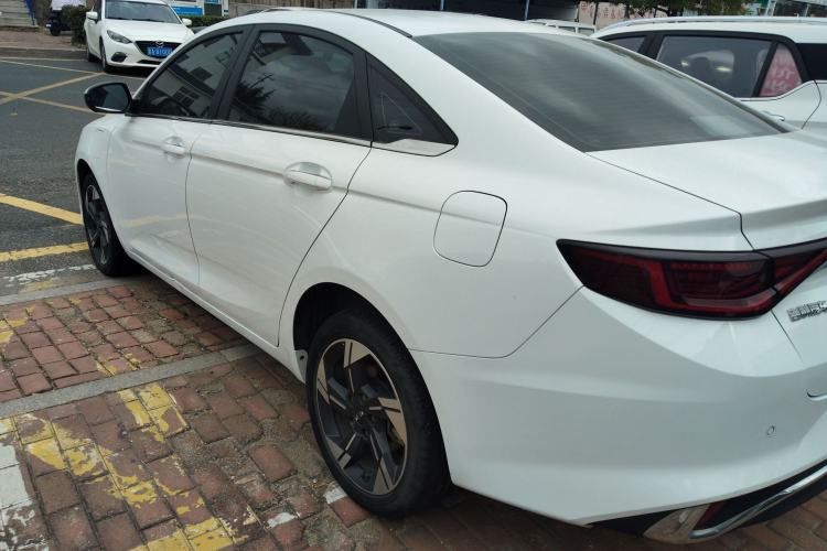 Used Geely Auto Emgrand L HiP 2024 Champion Edition 1.5TD-DHT Pro 100KM Excellence Model
