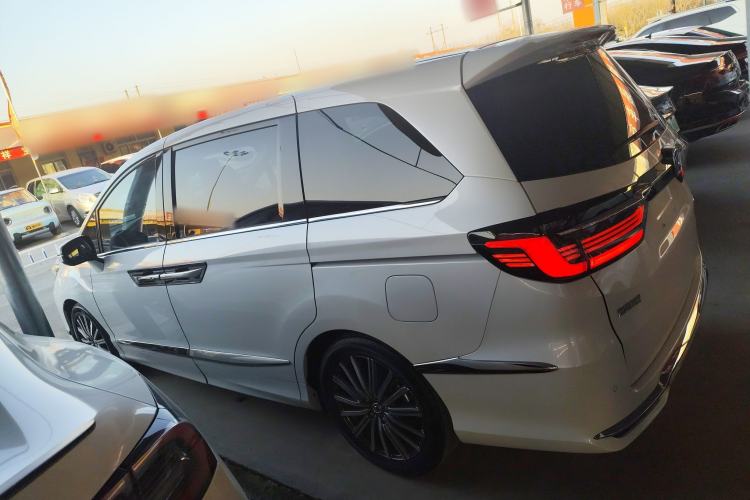 Used Honda Elysion 2022 2.0L eHEV Luxury First Edition
