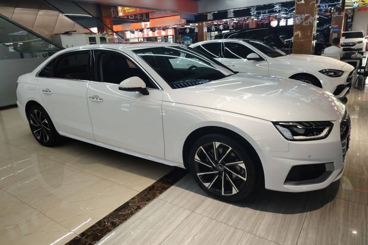 Used Audi A4L 2022 40 TFSI Stylish and Elegant Edition
