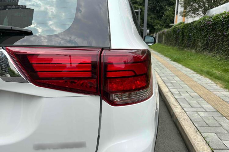 Used Mitsubishi Outlander 2019 2.0L Two-Wheel Drive Comfort Edition 5 Seats China V Standard
