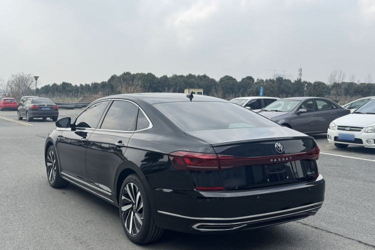 Used Volkswagen Passat 2025 Premium Version 380TSI Dragon Edition
